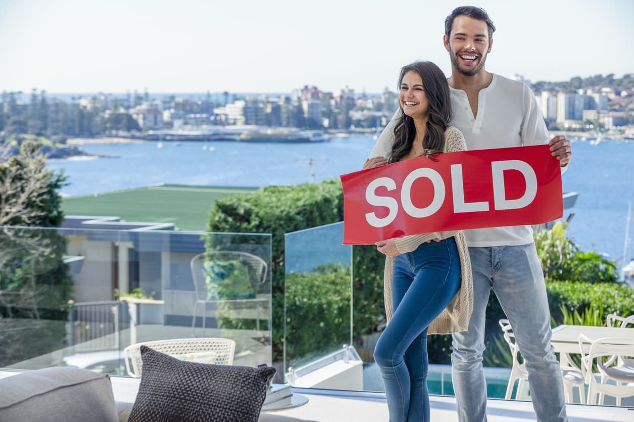 Young expat couple purchasing a home in Sydney, Australia
